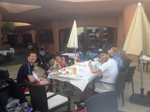 Mealtime at the zoo...